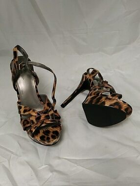 Worthington Wor Knight Leopard Platform Sandals Size 8 NEW